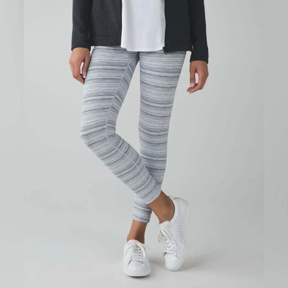 EUC Lululemon High Times Pant *Luxtreme ••Cyber Stripe White Silver Fox Sz 6